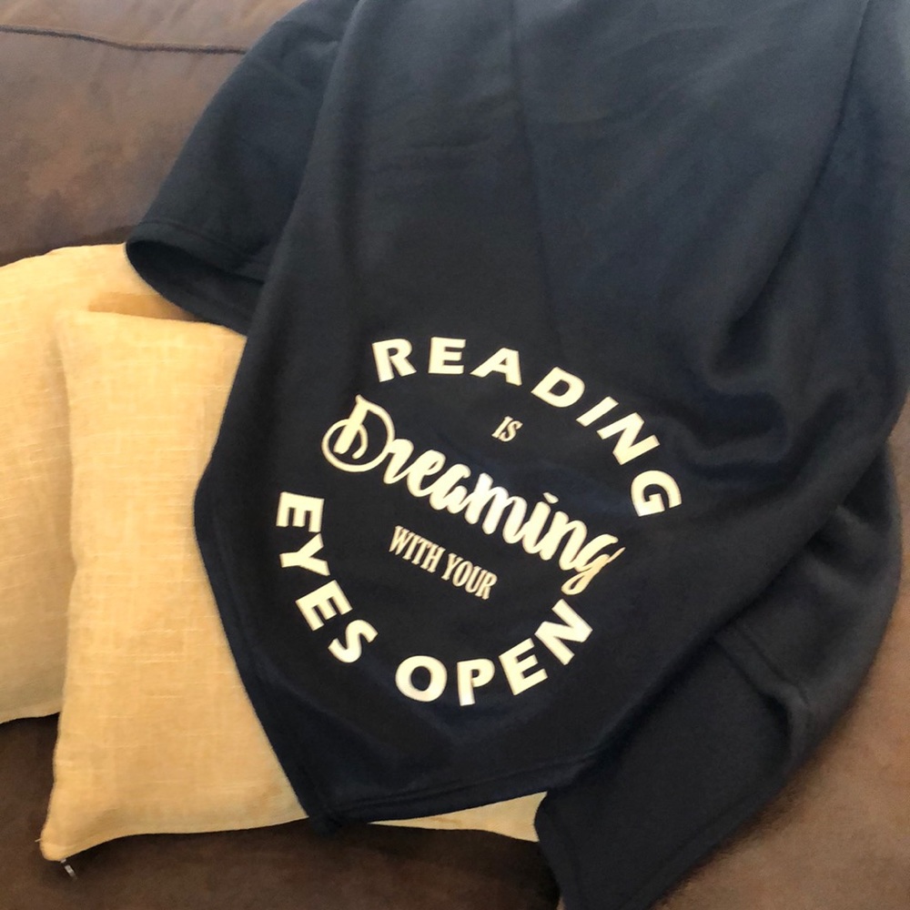 Throw blanket